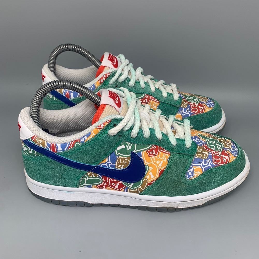 Nike Women's Low Top Athletic Shoes in Green with Multicolor Accents